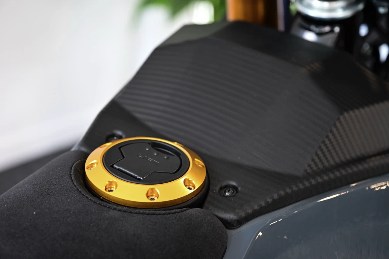 PR7 Gold Fahrwerk