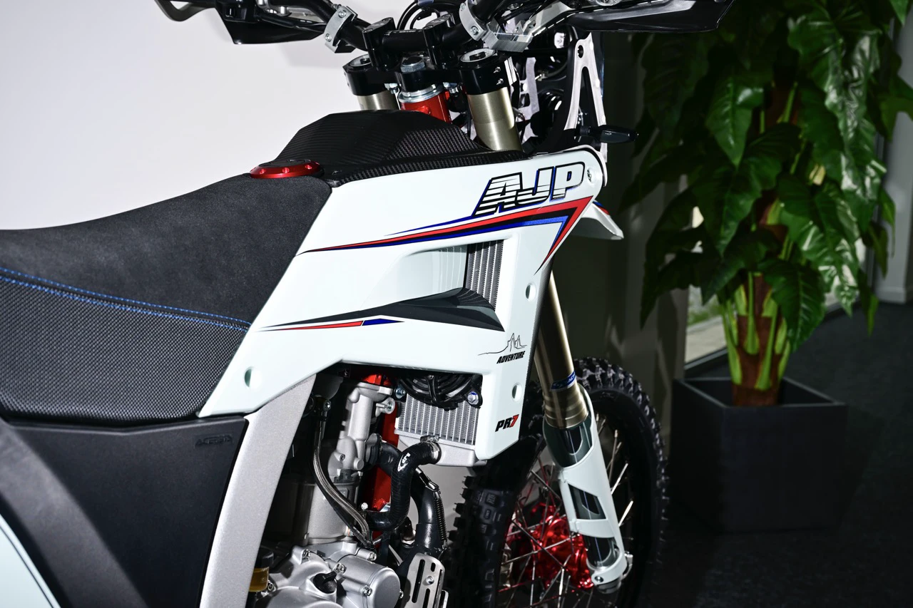 AJP PR7